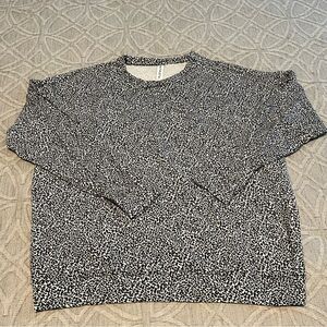 Athleta leopard print crew neck sweatshirt M